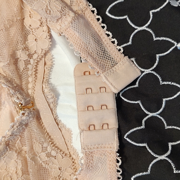 🧁 EUC Victoria's Secret Ladie's Dream Angels Crushed Velour/Lace Bralette, XS - Picture 13 of 13